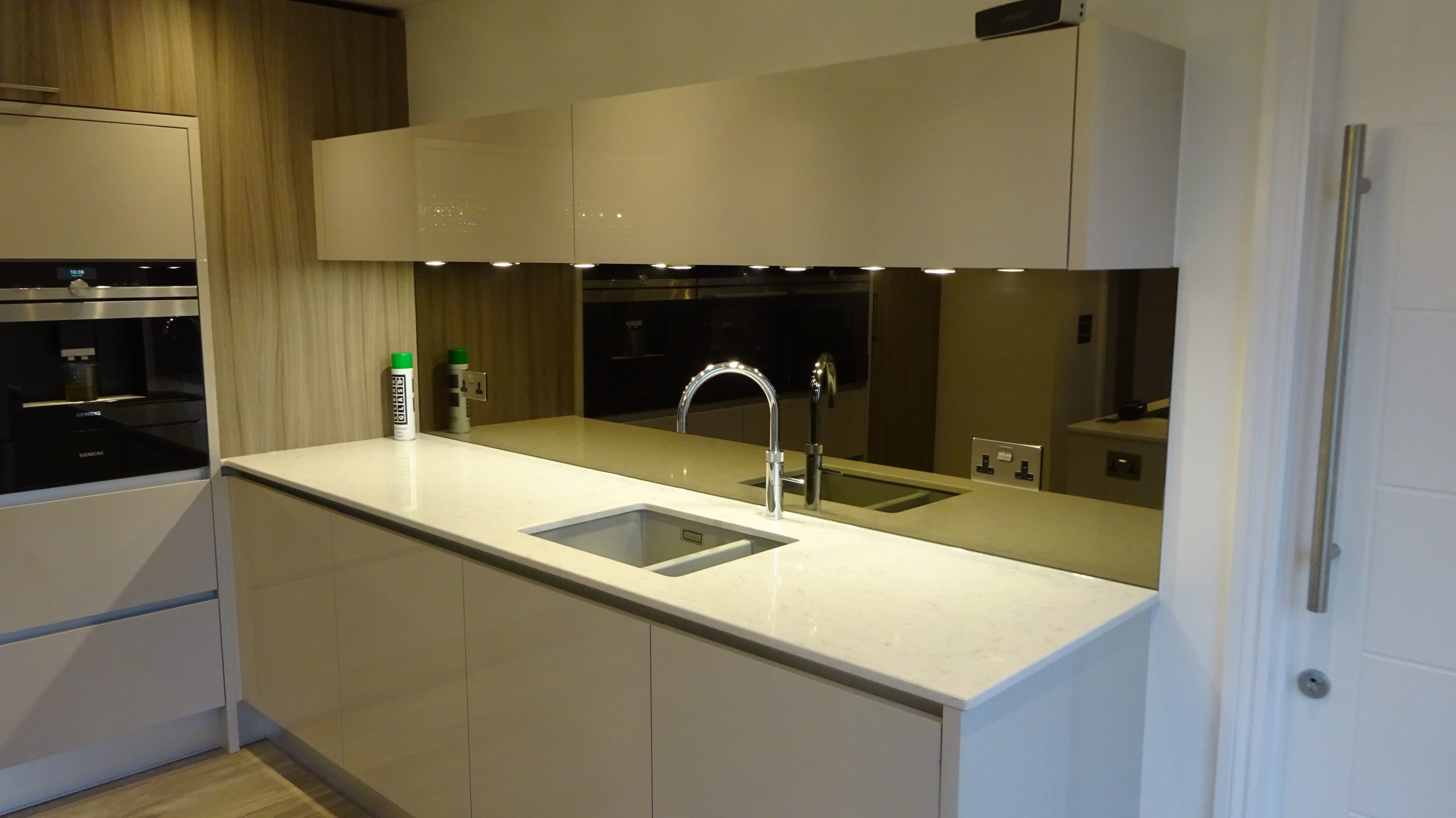 Mirrored Splashback Near Me