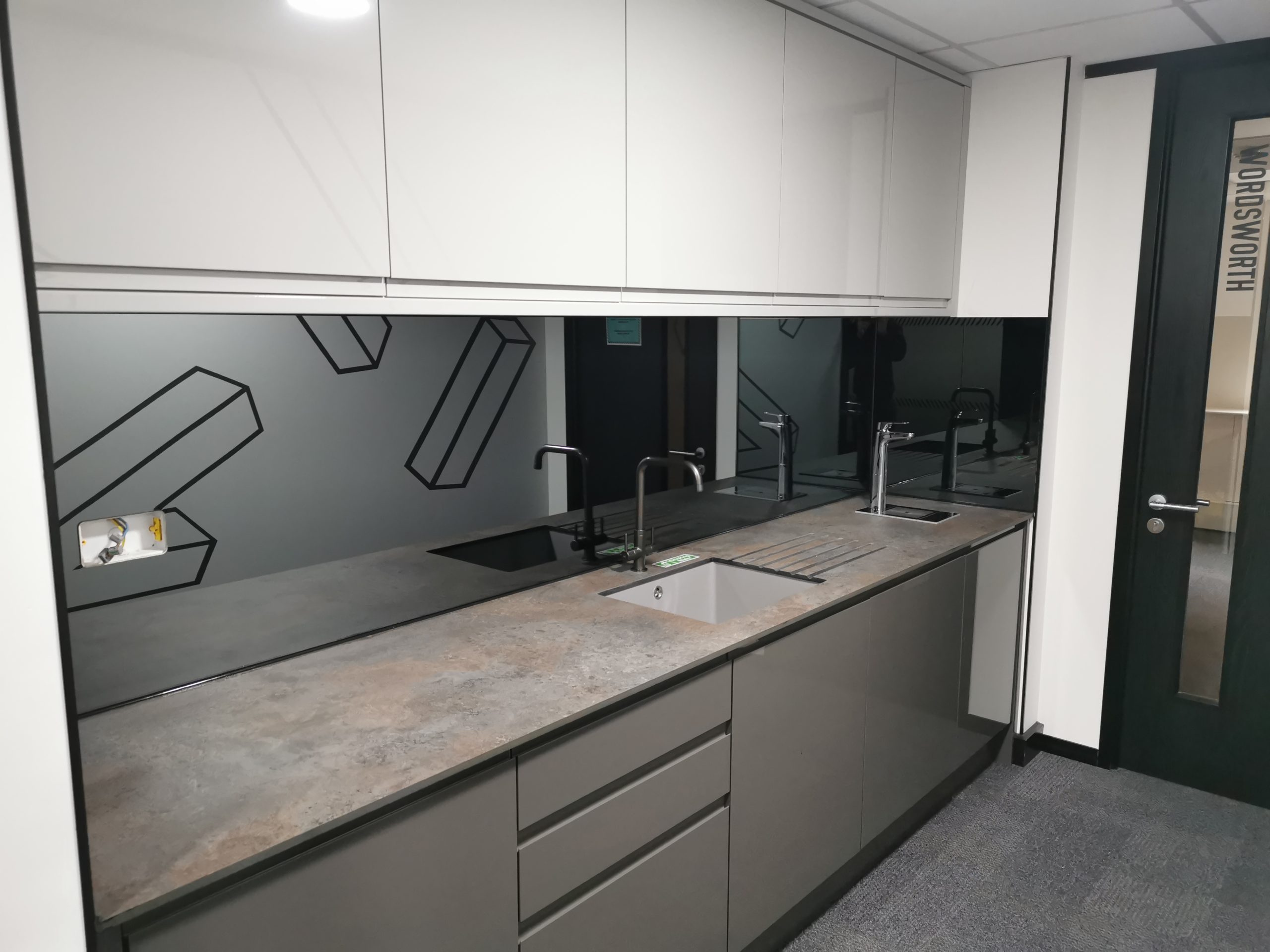 Tinted Mirror Splashback Near Me